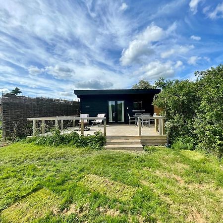 Hotel The Hut - A Shepherd'S Hut On Our Family Farm In Warwickshire Evesham Exteriér fotografie