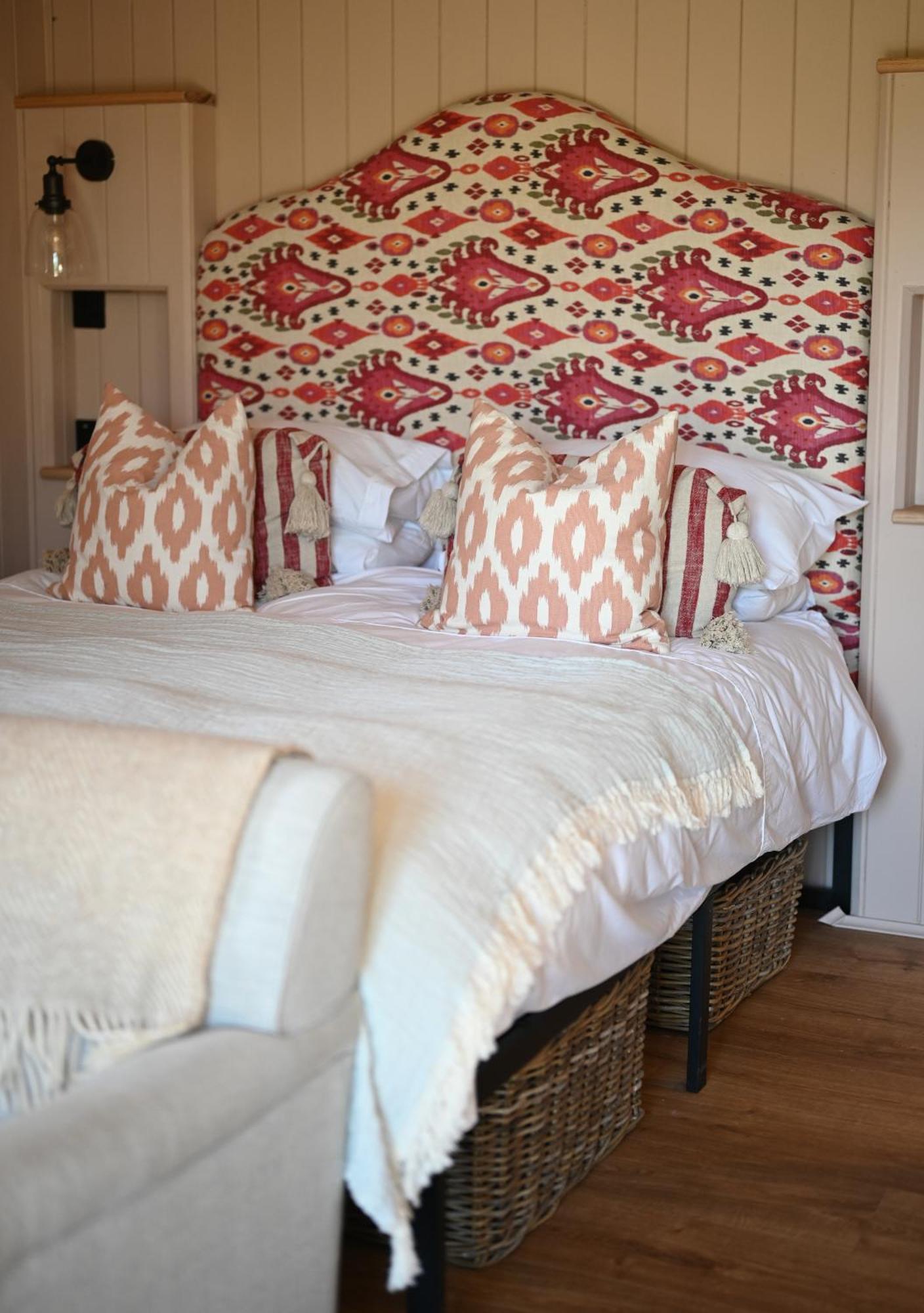 Hotel The Hut - A Shepherd'S Hut On Our Family Farm In Warwickshire Evesham Exteriér fotografie